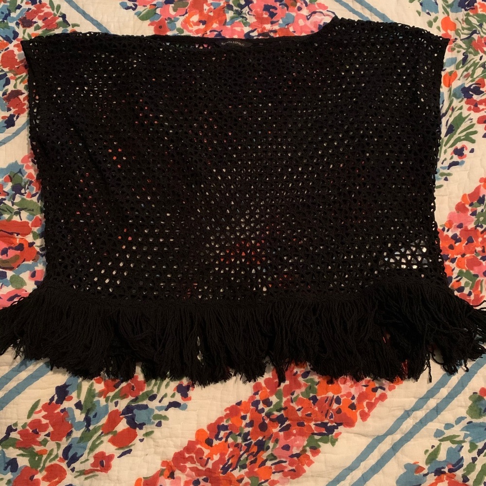 Crochet top, fringe hem banana republic size L
